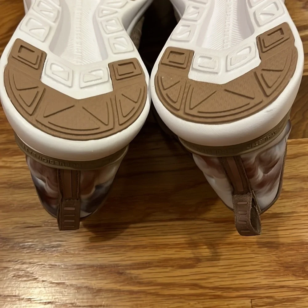 New APL Techloom Tracer Almond Caramel Tie Dye size 8